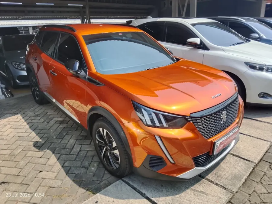 Foto Mobil Bekas Kanan Depan Peugeot 2008 1.2 tahun 2022
