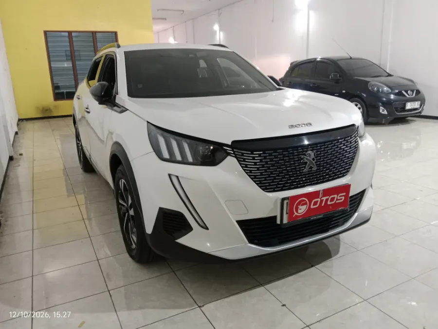 Foto Mobil Bekas Kanan Depan Peugeot 2008 1.2 tahun 2022