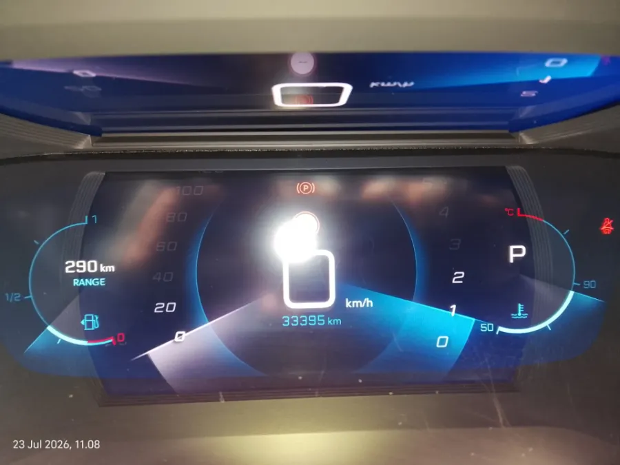 Foto Mobil Bekas Odometer Peugeot 2008 1.2 tahun 2022