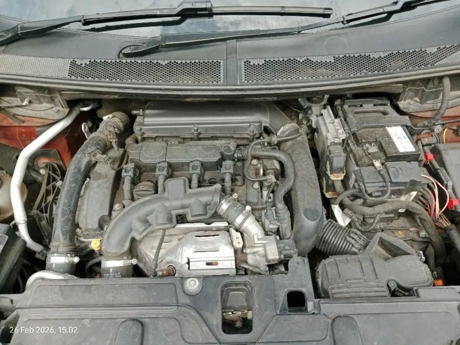 Foto Mobil Bekas Mesin Peugeot 3008 1.6 tahun 2018