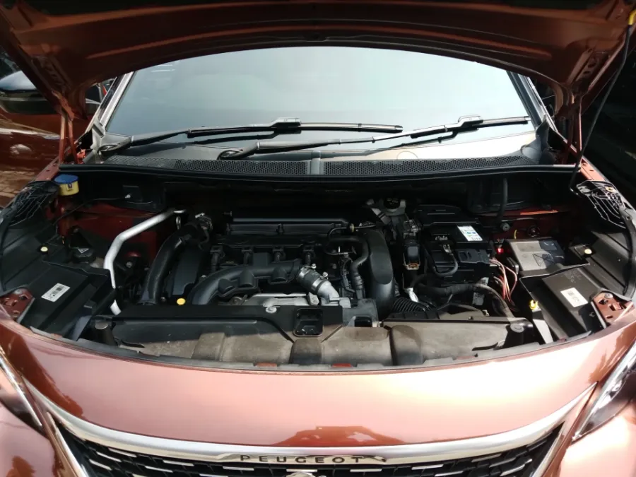Foto Mobil Bekas Mesin Peugeot 3008 1.6 tahun 2018