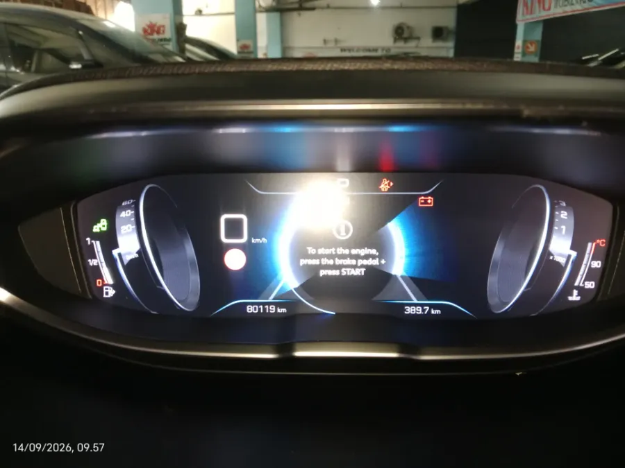 Foto Mobil Bekas Odometer Peugeot 3008 1.6 tahun 2019