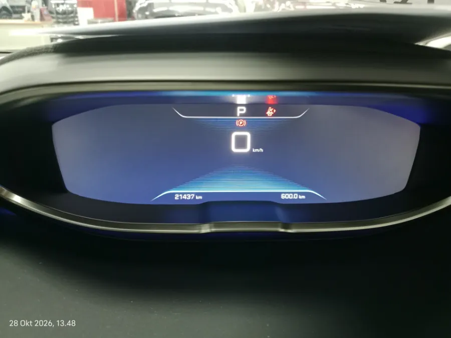 Foto Mobil Bekas Odometer Peugeot 5008 1.6 tahun 2023
