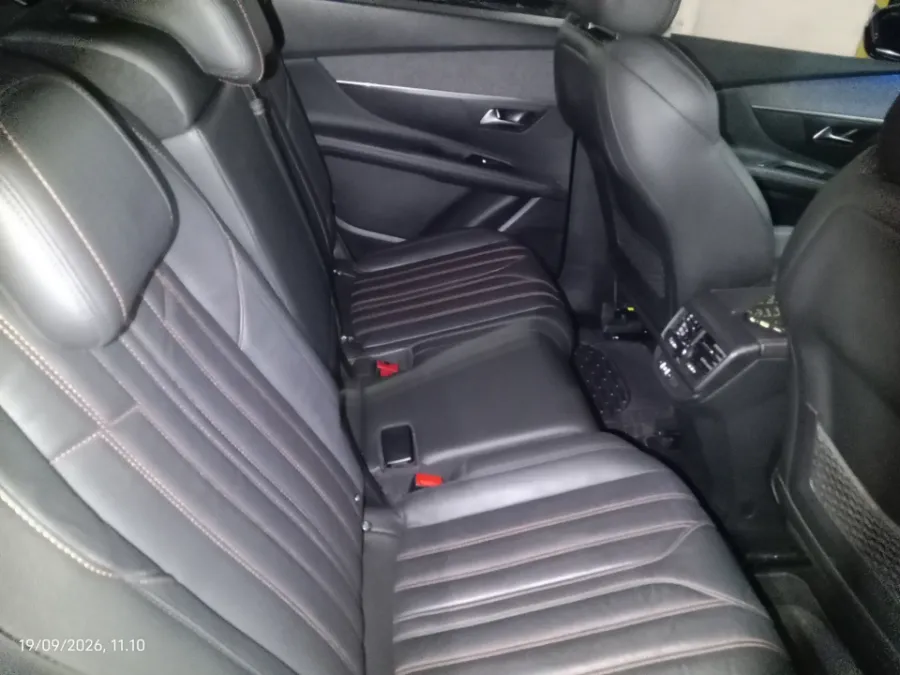 Foto Mobil Bekas Kabin Belakang Peugeot 5008 1.6 Allure Plus tahun 2022