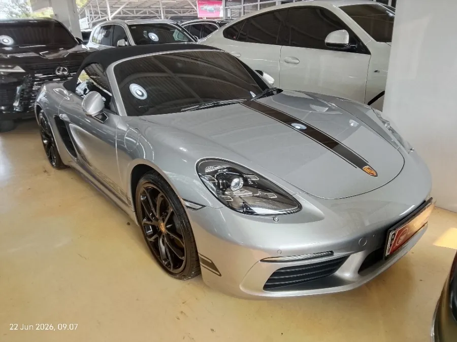 Foto Mobil Bekas Kanan Depan Porsche 718 2.0 Boxster tahun 2025