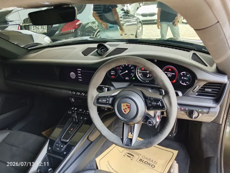 Foto Mobil Bekas Dashboard Porsche 911 3.0 Carrera GTS tahun 2022