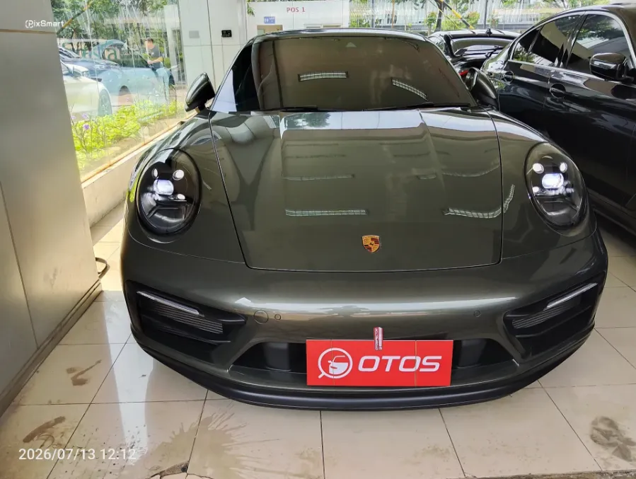 Foto Mobil Bekas Tampak Depan Porsche 911 3.0 Carrera GTS tahun 2022