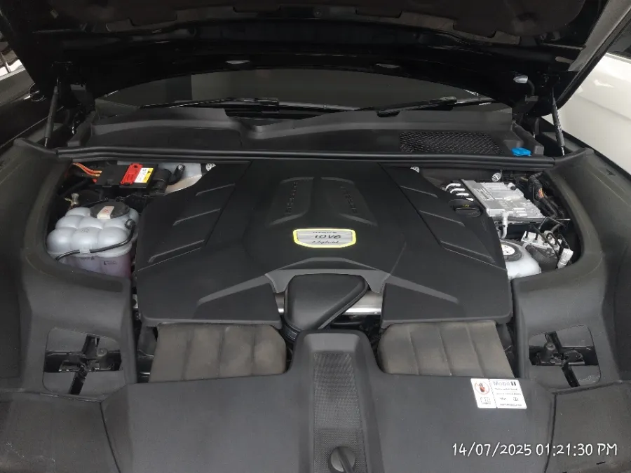 Foto Mobil Bekas Mesin Porsche Cayenne 3.0 tahun 2023