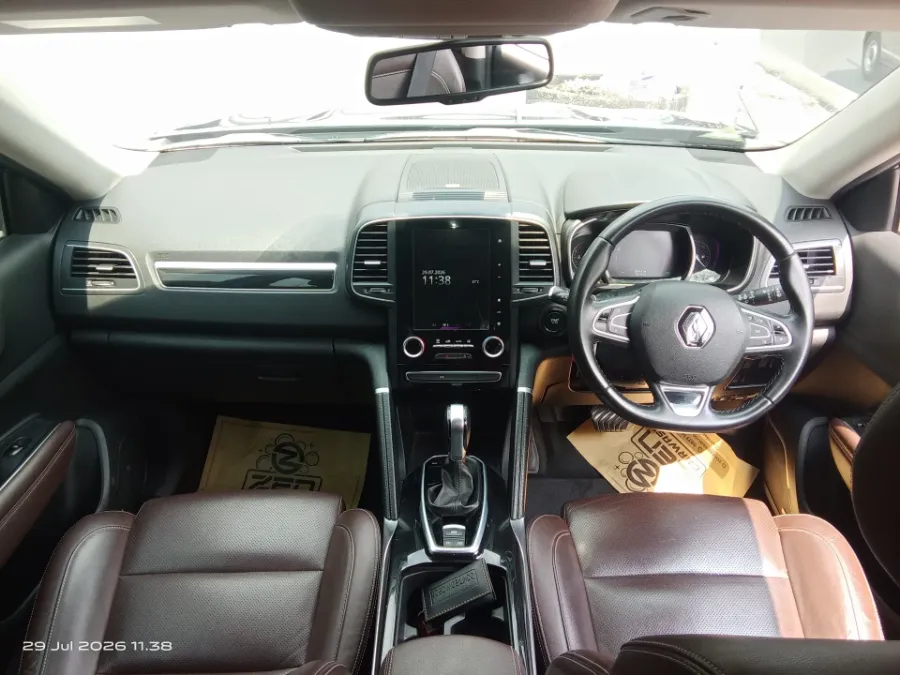 Foto Mobil Bekas Dashboard Renault Koleos 2.5 Signature tahun 2017