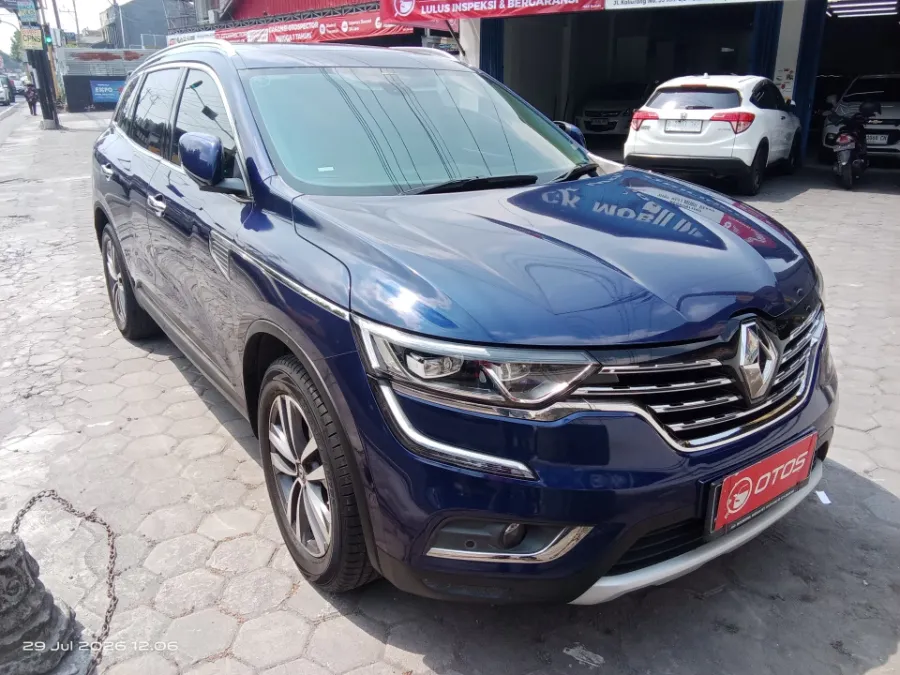 Foto Mobil Bekas Kanan Depan Renault Koleos 2.5 Signature tahun 2017