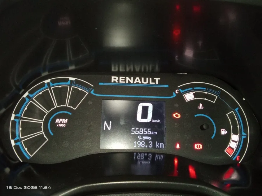 Foto Mobil Bekas Odometer Renault Triber 1.0 RXZ tahun 2020