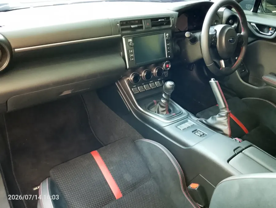 Foto Mobil Bekas Dashboard Subaru BRZ 2.4 EyeSight tahun 2023