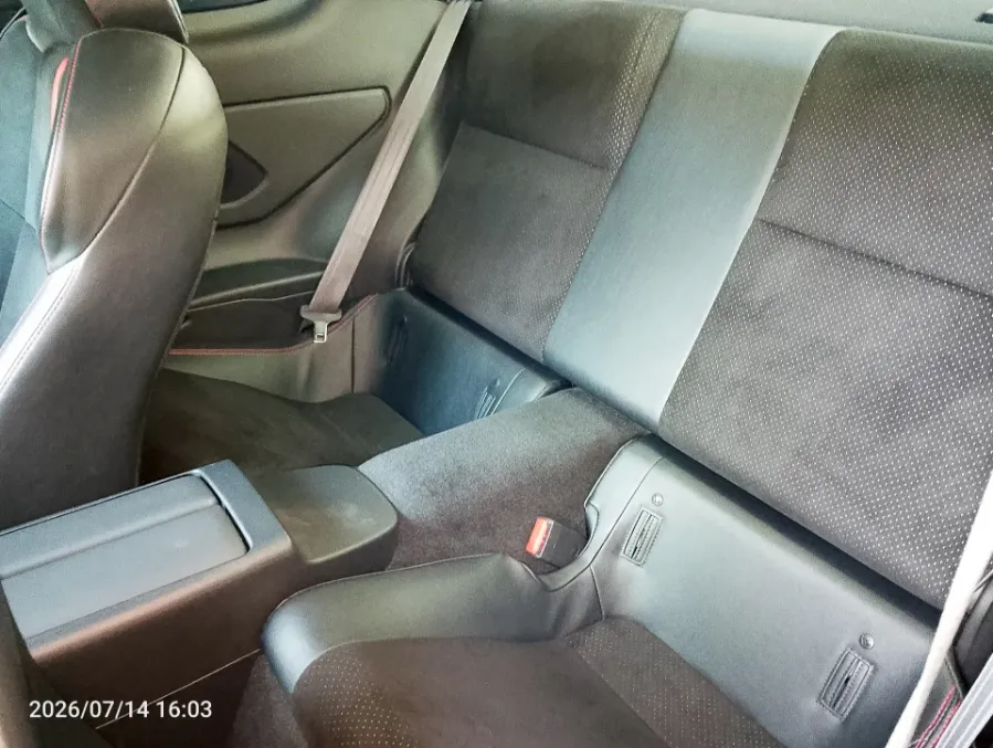 Foto Mobil Bekas Kabin Belakang Subaru BRZ 2.4 EyeSight tahun 2023