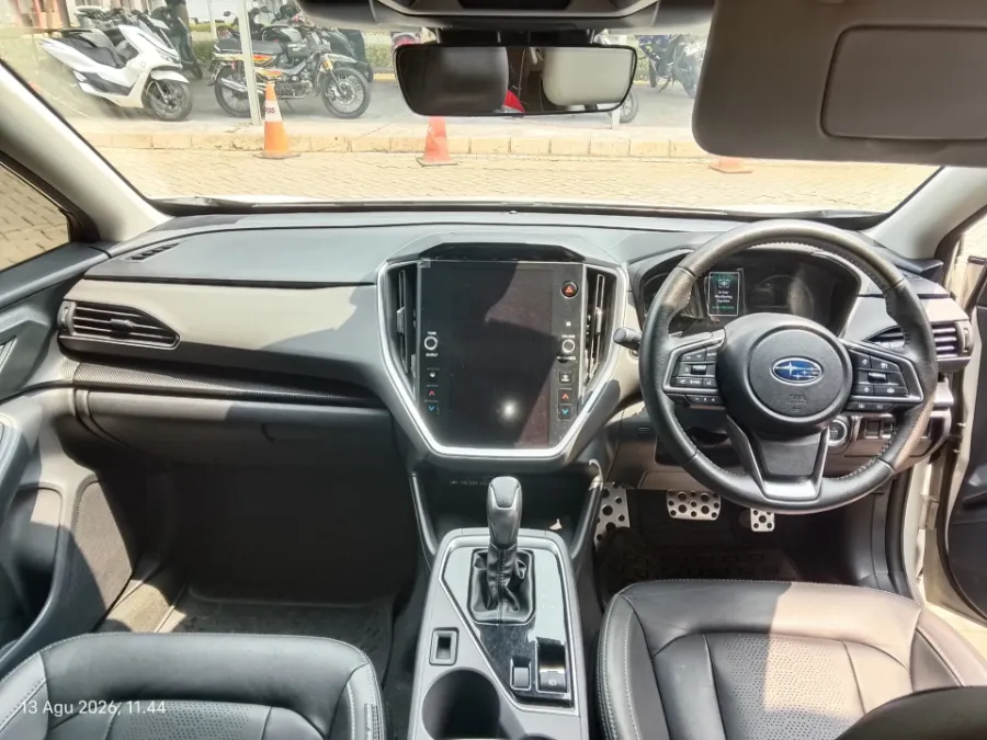 Foto Mobil Bekas Dashboard Subaru Crosstrek 2.0i-S EyeSight tahun 2023