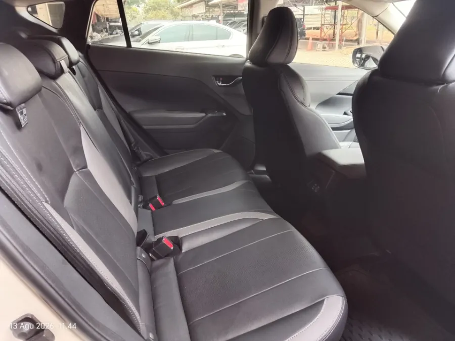 Foto Mobil Bekas Kabin Belakang Subaru Crosstrek 2.0i-S EyeSight tahun 2023