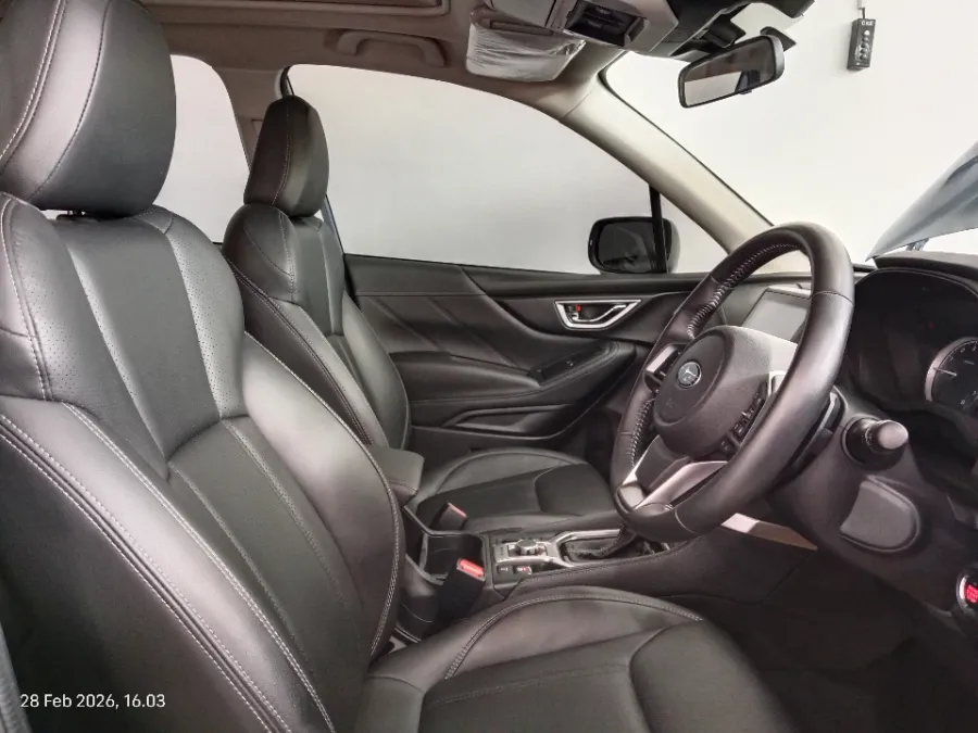 Foto Mobil Bekas Kabin Depan Subaru Forester 2.0 tahun 2022