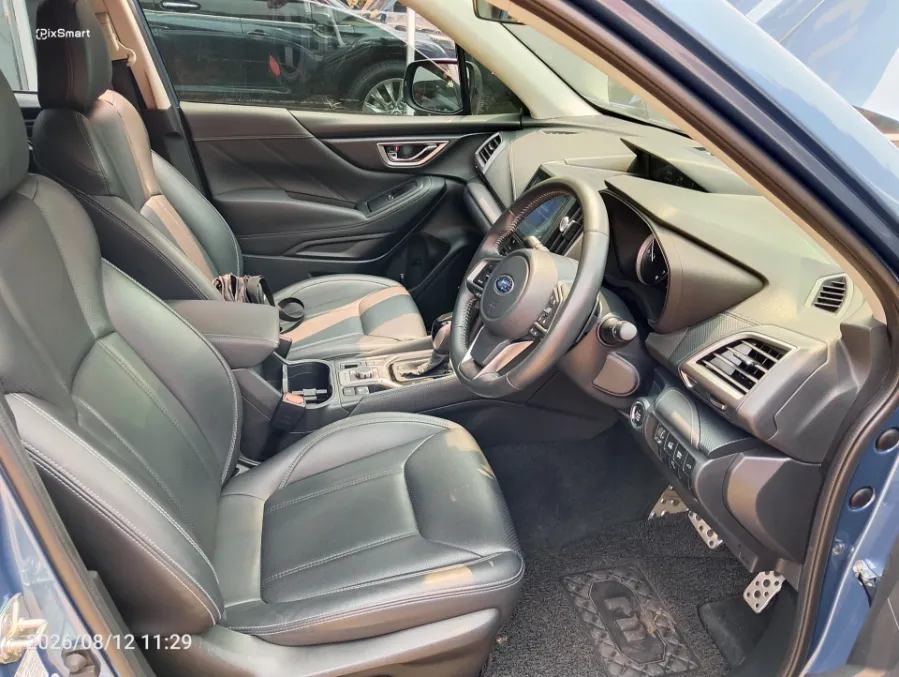 Foto Mobil Bekas Kabin Depan Subaru Forester 2.0 tahun 2022
