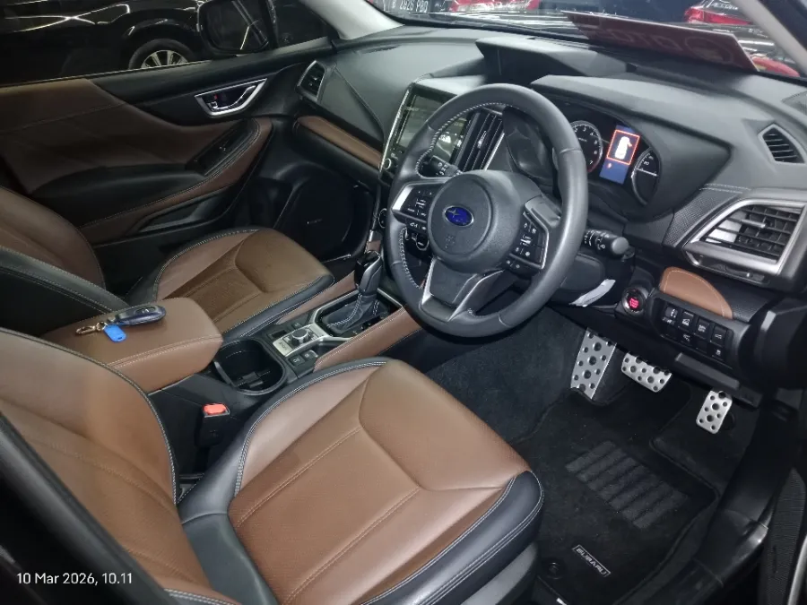 Foto Mobil Bekas Kabin Depan Subaru Forester 2.0 tahun 2023