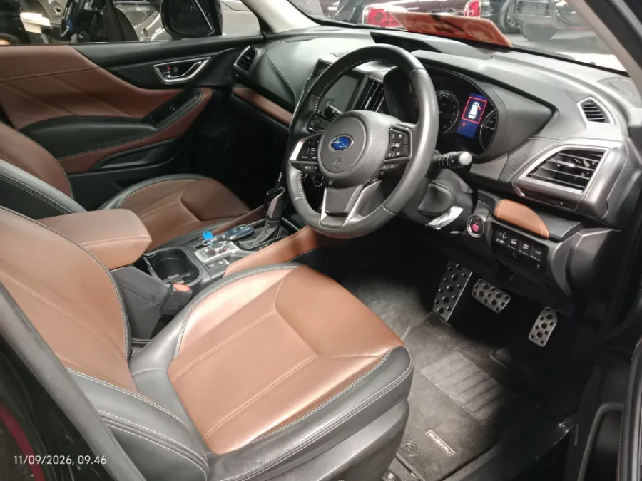 Foto Mobil Bekas Kabin Depan Subaru Forester 2.0 tahun 2023