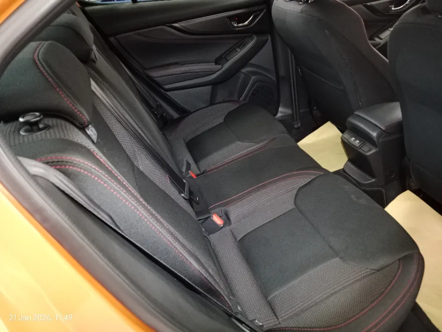 Foto Mobil Bekas Kabin Belakang Subaru WRX 2.4 MT tahun 2023