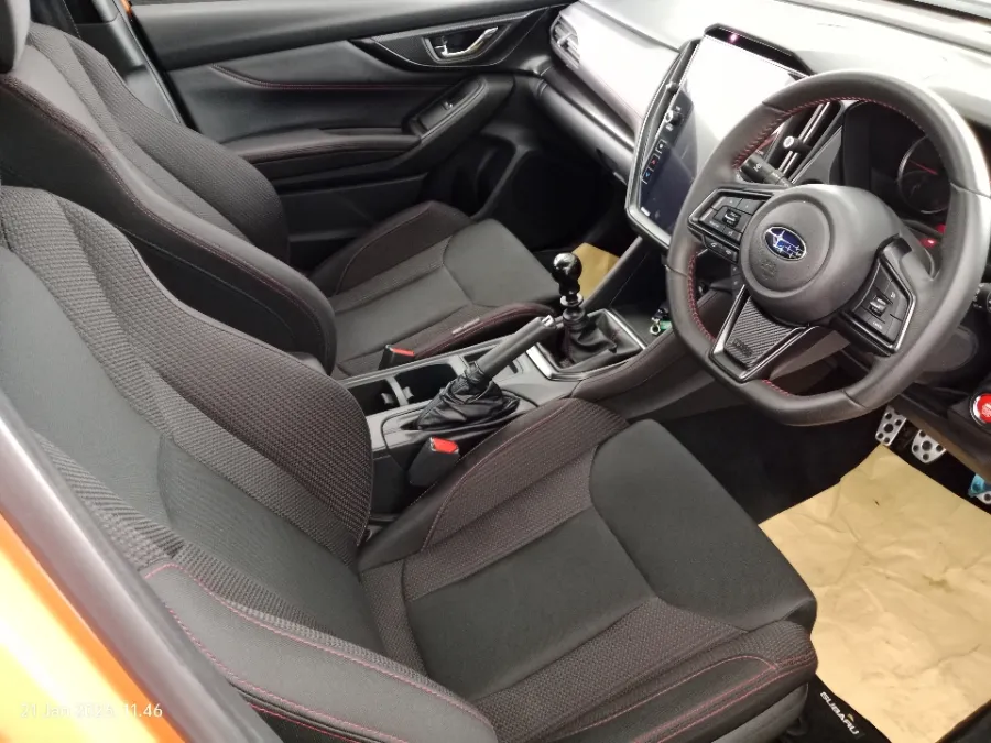 Foto Mobil Bekas Kabin Depan Subaru WRX 2.4 MT tahun 2023