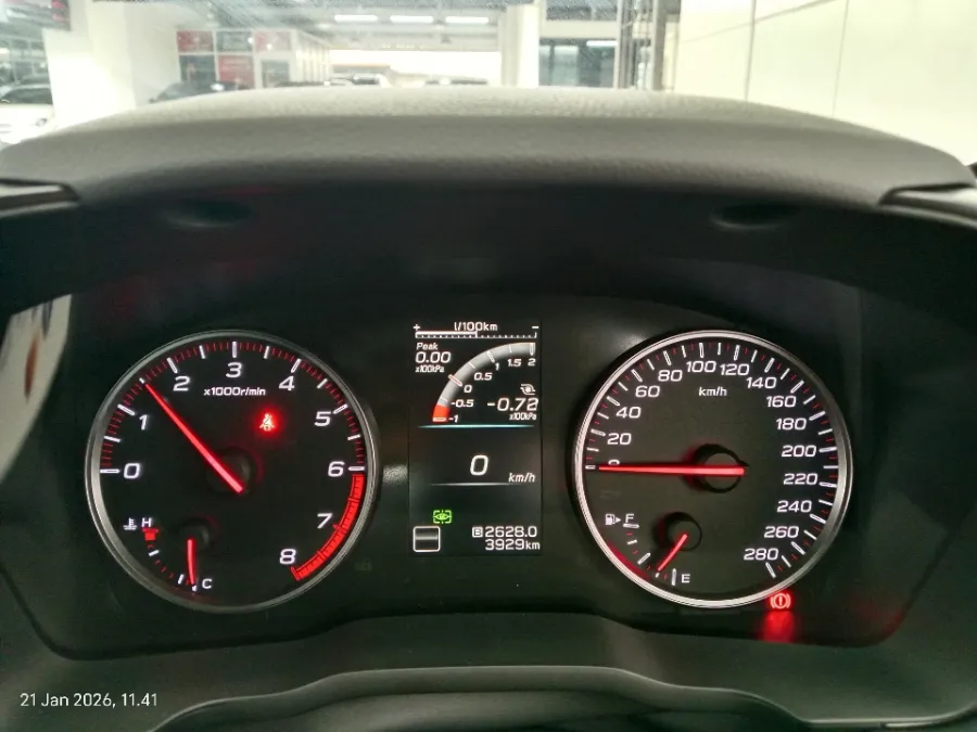Foto Mobil Bekas Odometer Subaru WRX 2.4 MT tahun 2023