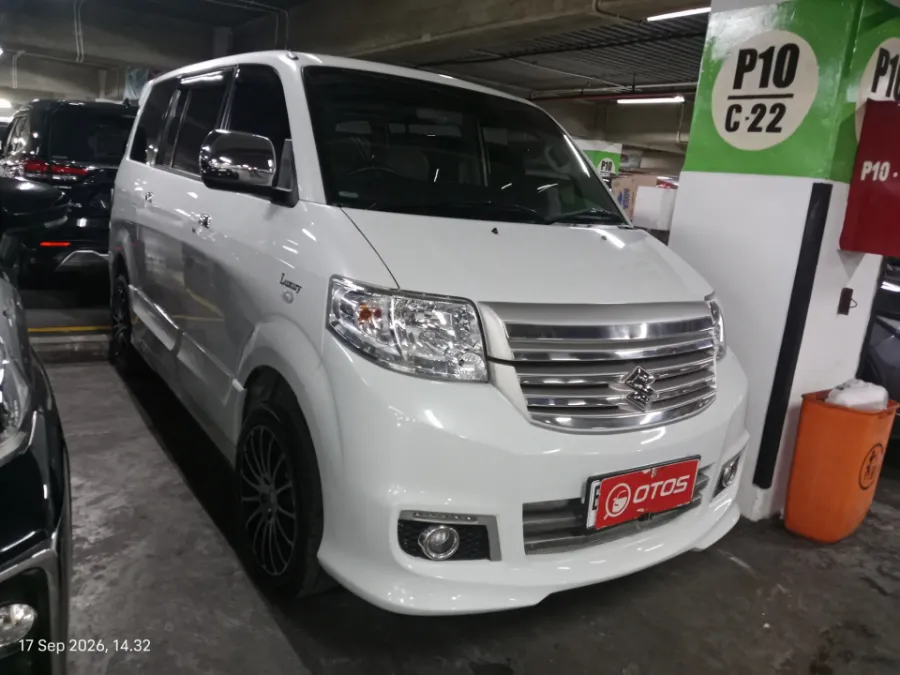 Foto Mobil Bekas Kanan Depan Suzuki APV 1.5 tahun 2021