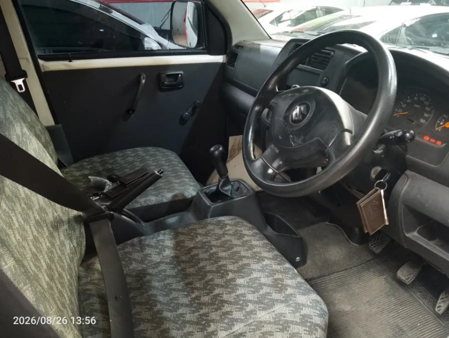 Foto Mobil Bekas Kabin Depan Suzuki APV 1.5 Blind Van High tahun 2023