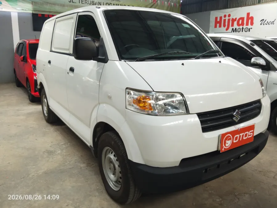 Foto Mobil Bekas Kanan Depan Suzuki APV 1.5 Blind Van High tahun 2023