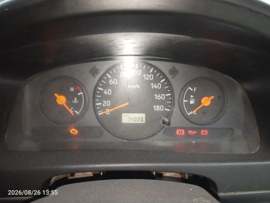 Foto Mobil Bekas Odometer Suzuki APV 1.5 Blind Van High tahun 2023