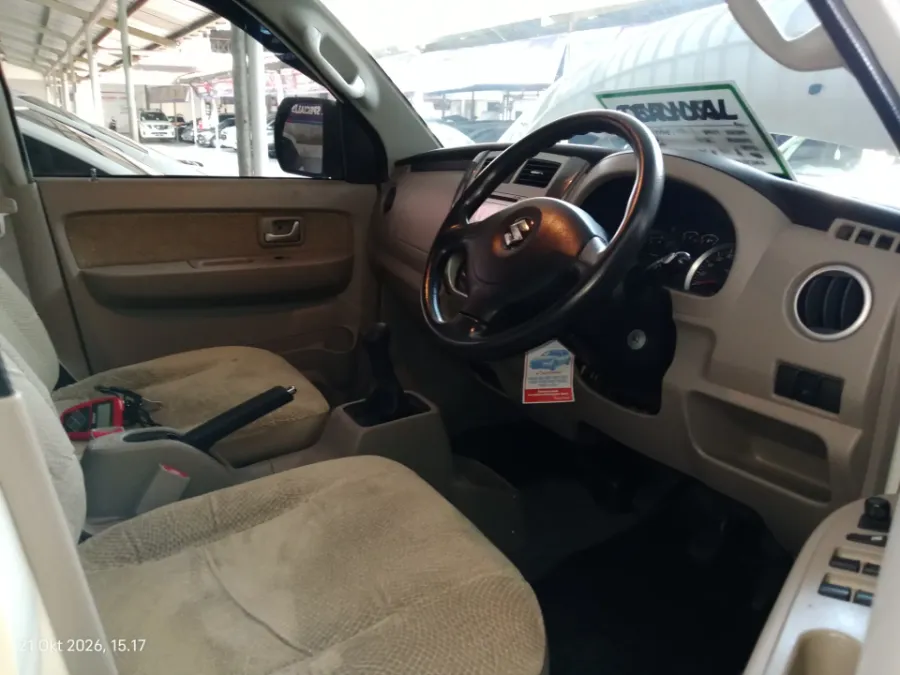 Foto Mobil Bekas Kabin Depan Suzuki APV 1.5 Deluxe tahun 2019