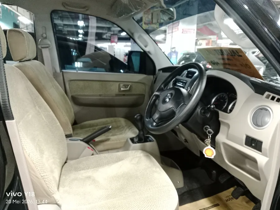 Foto Mobil Bekas Kabin Depan Suzuki APV 1.5 Deluxe tahun 2024