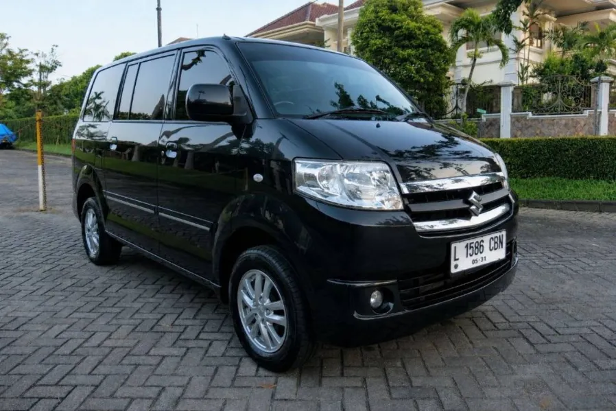 Foto Mobil Bekas Kanan Depan Suzuki APV 1.5 Deluxe tahun 2024