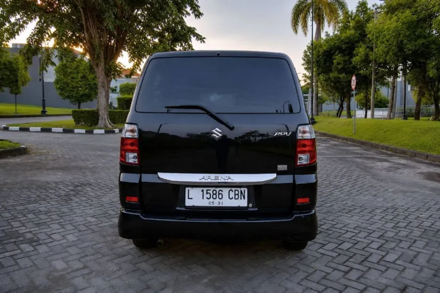 Foto Mobil Bekas Tampak Belakang Suzuki APV 1.5 Deluxe tahun 2024