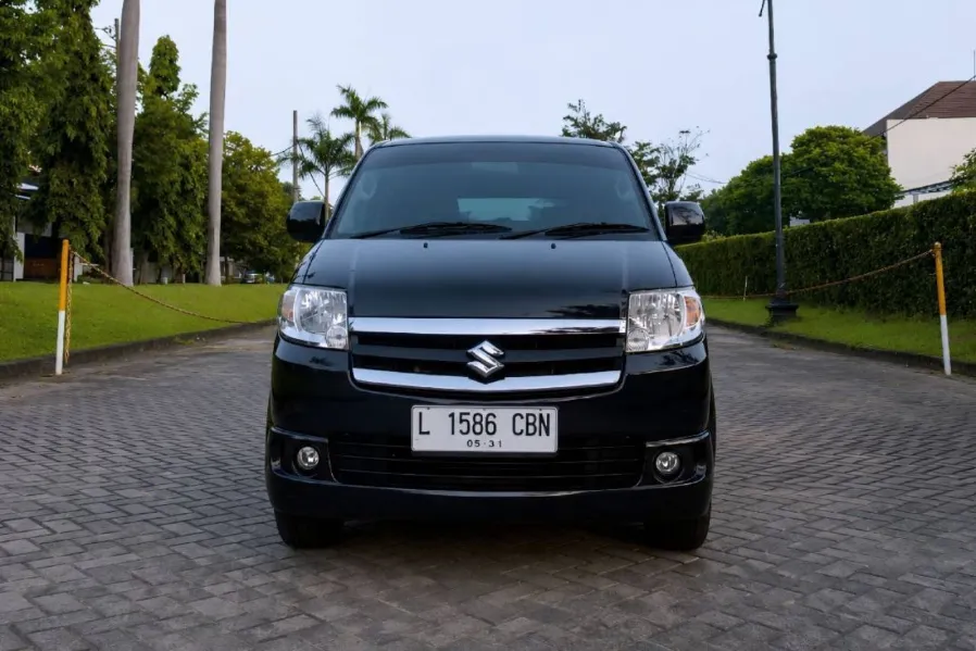 Foto Mobil Bekas Tampak Depan Suzuki APV 1.5 Deluxe tahun 2024