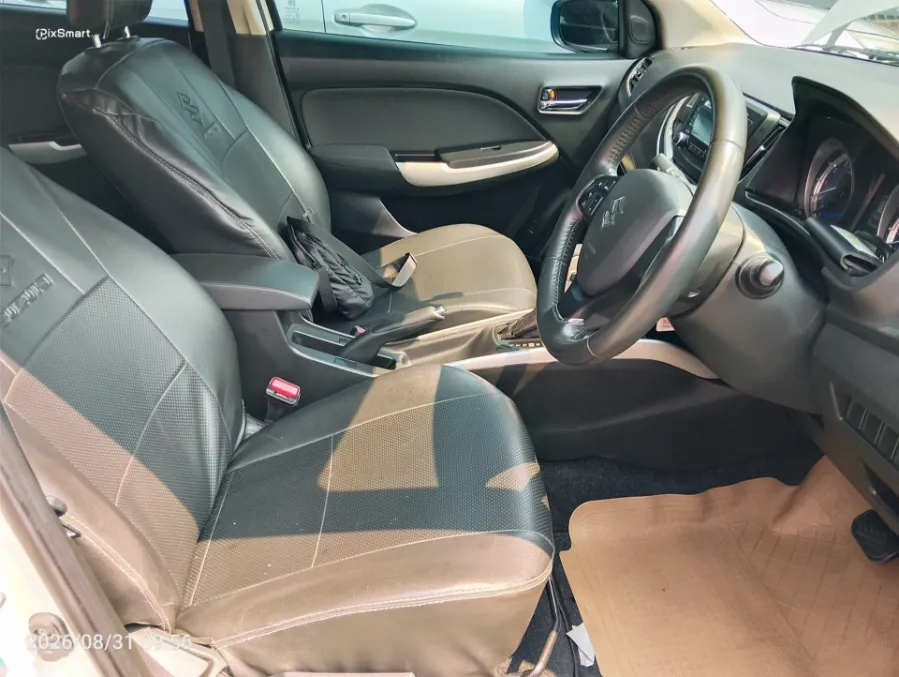 Foto Mobil Bekas Kabin Depan Suzuki Baleno 1.4 tahun 2017