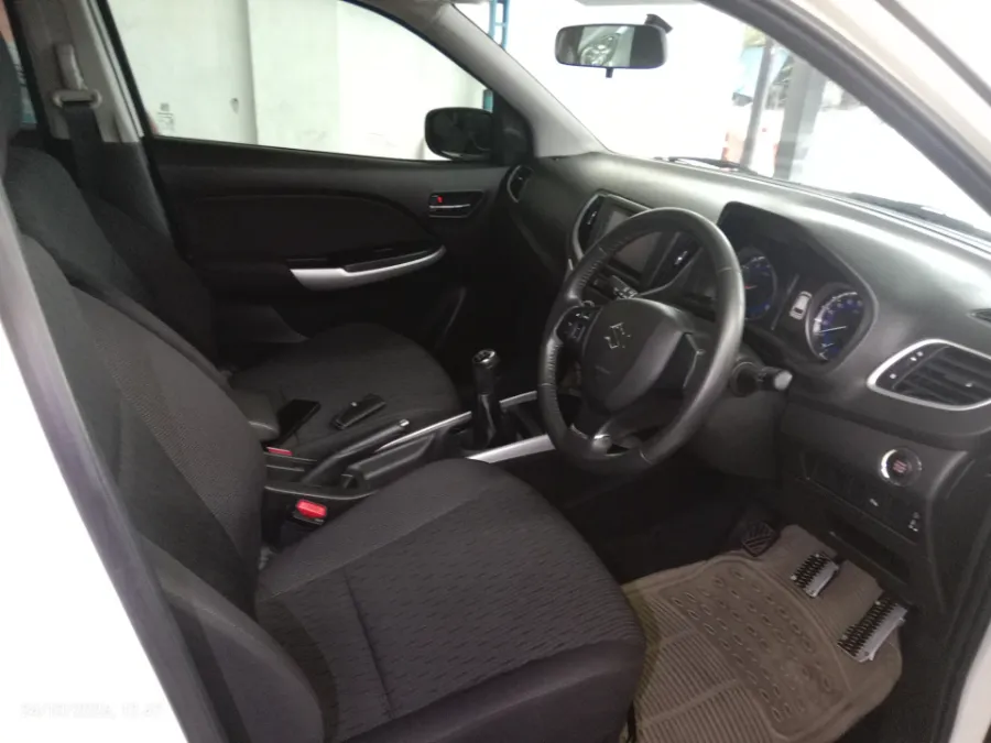 Foto Mobil Bekas Kabin Depan Suzuki Baleno 1.4 tahun 2018