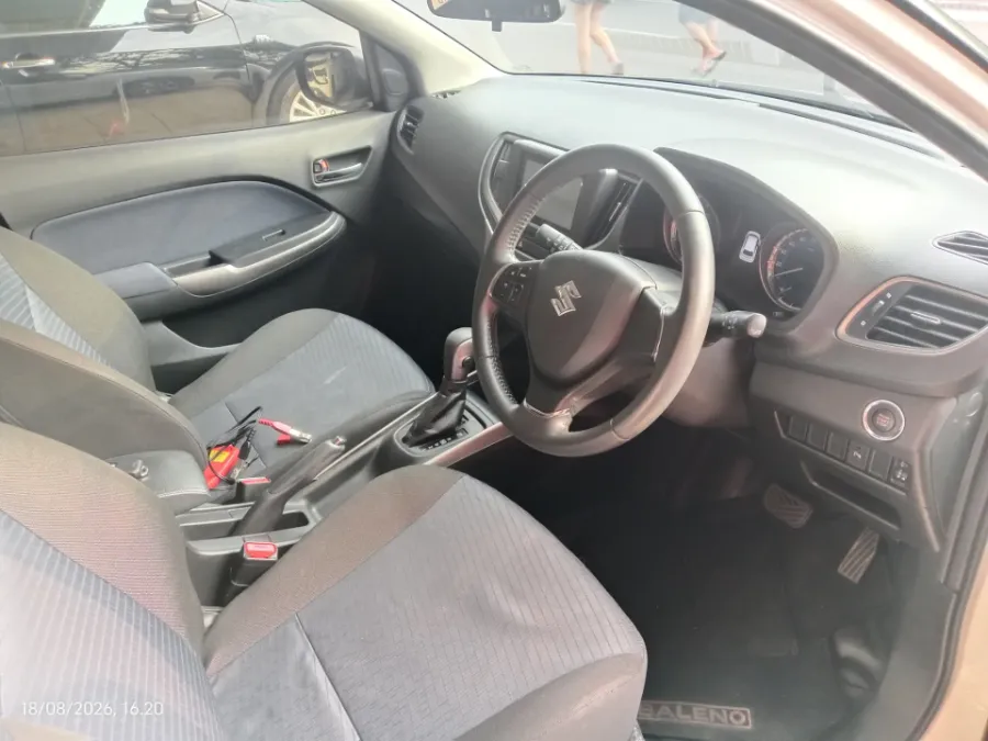 Foto Mobil Bekas Kabin Depan Suzuki Baleno 1.4 tahun 2020