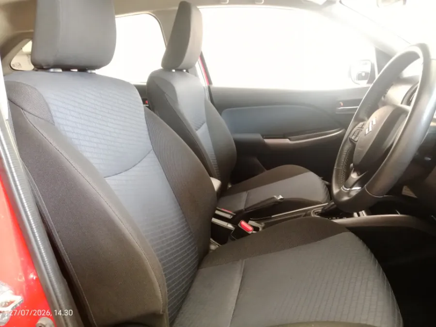 Foto Mobil Bekas Kabin Depan Suzuki Baleno 1.4 tahun 2021