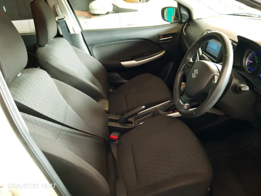 Foto Mobil Bekas Kabin Depan Suzuki Baleno 1.4 GL Hatchback tahun 2018