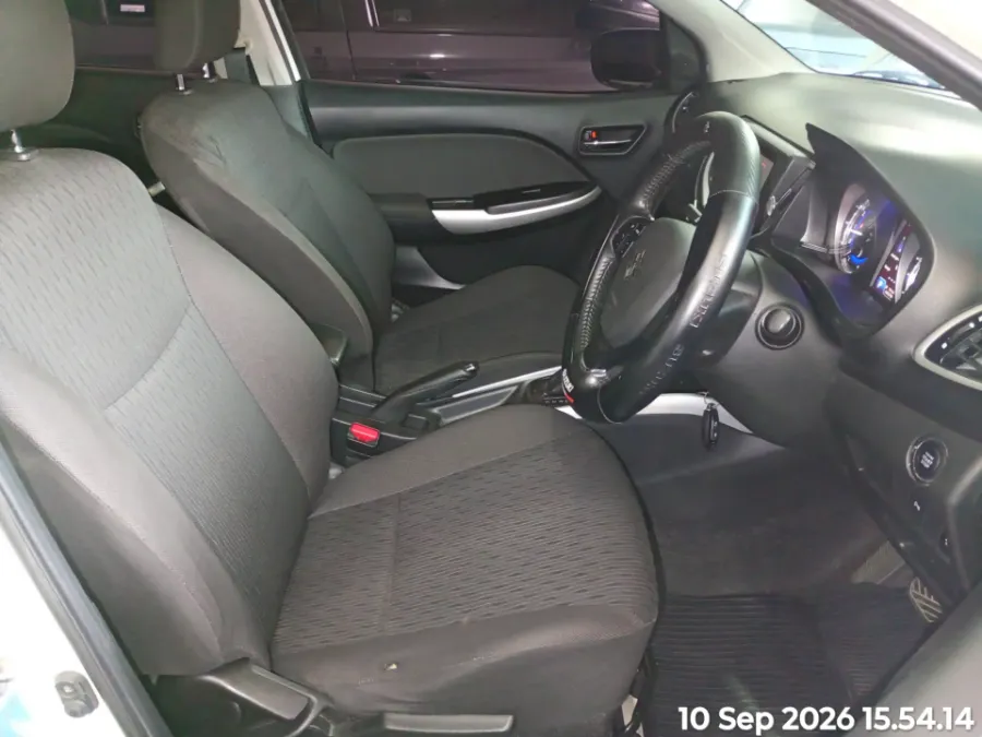 Foto Mobil Bekas Kabin Depan Suzuki Baleno 1.4 GL Hatchback tahun 2019