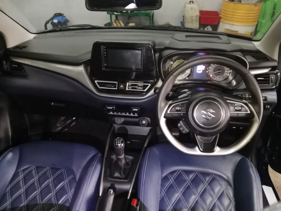 Foto Mobil Bekas Dashboard Suzuki Baleno 1.4 GL Hatchback tahun 2022