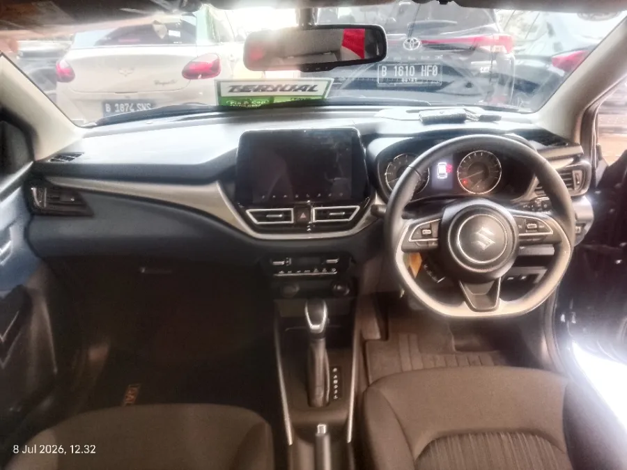 Foto Mobil Bekas Dashboard Suzuki Baleno 1.4 GL Hatchback tahun 2024