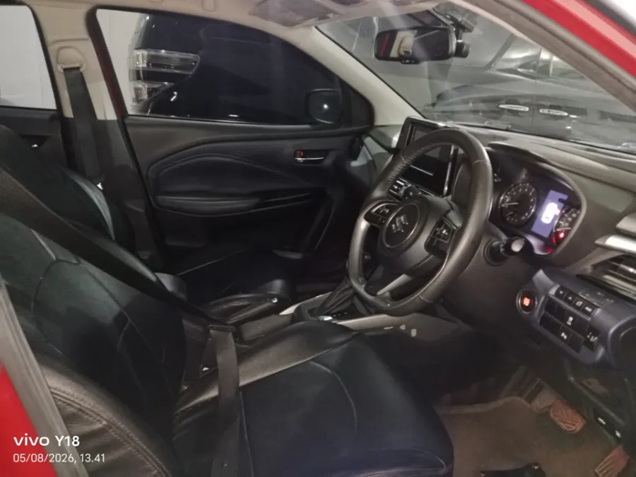 Foto Mobil Bekas Kabin Depan Suzuki Baleno 1.5 tahun 2022