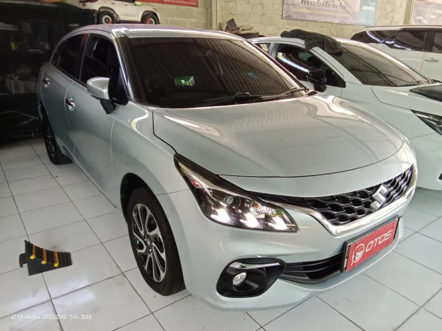 Foto Mobil Bekas Kanan Depan Suzuki Baleno 1.5 tahun 2022