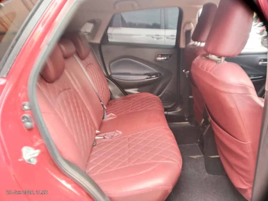 Foto Mobil Bekas Kabin Belakang Suzuki Baleno 1.5 tahun 2023
