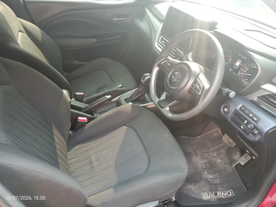 Foto Mobil Bekas Kabin Depan Suzuki Baleno 1.5 tahun 2023