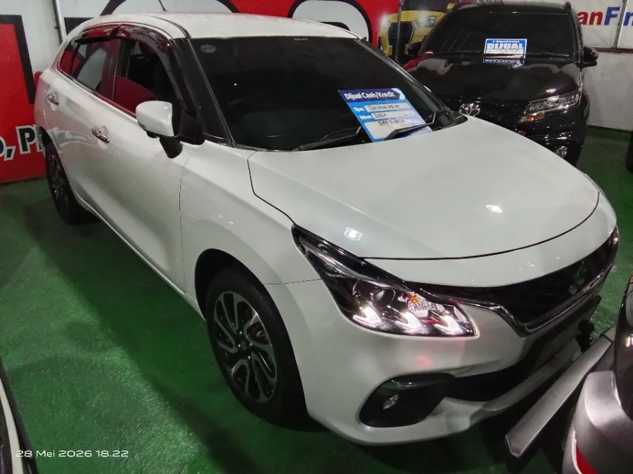 Foto Mobil Bekas Kanan Depan Suzuki Baleno 1.5 tahun 2023
