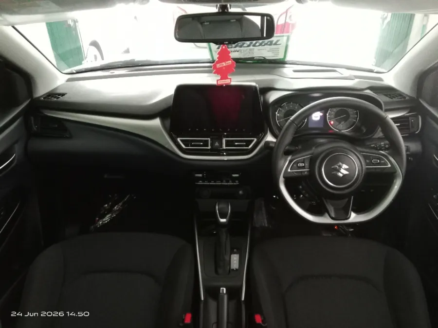 Foto Mobil Bekas Dashboard Suzuki Baleno 1.5 tahun 2024