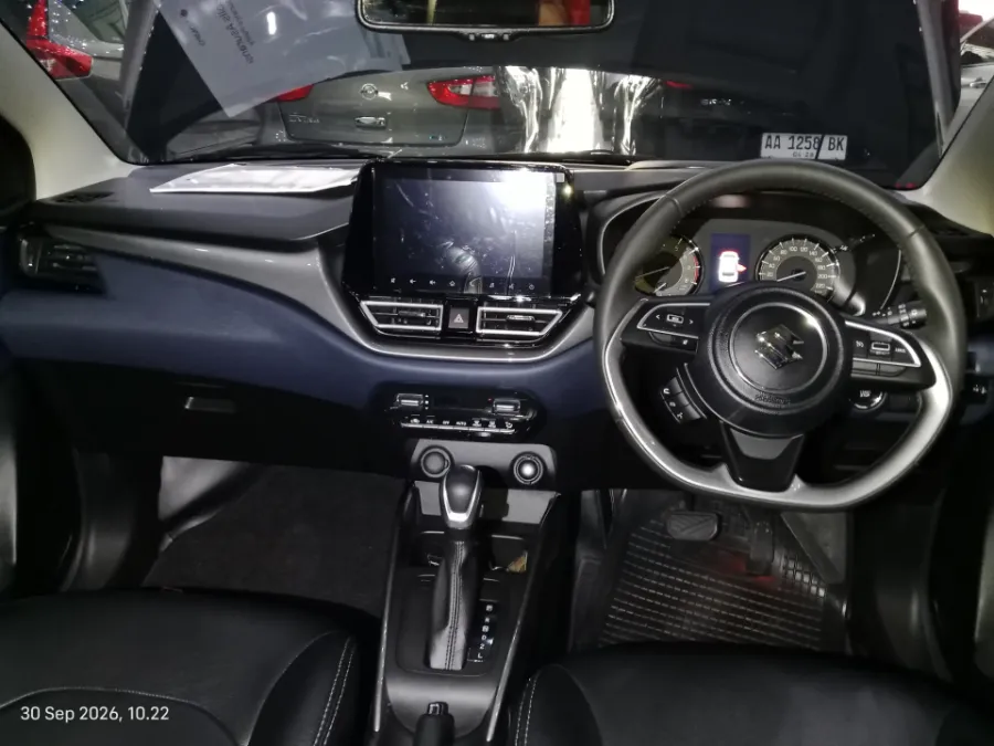 Foto Mobil Bekas Dashboard Suzuki Baleno 1.5 tahun 2024